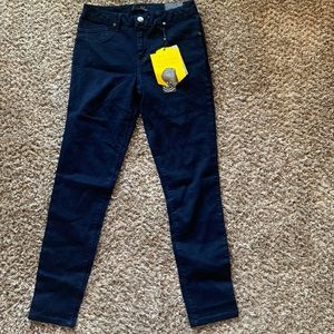 Skinny Ankle Jegging Pant. Brand New w Tags